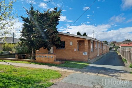 Spacious Ground Level Two Bedroom Unit - Photo 4