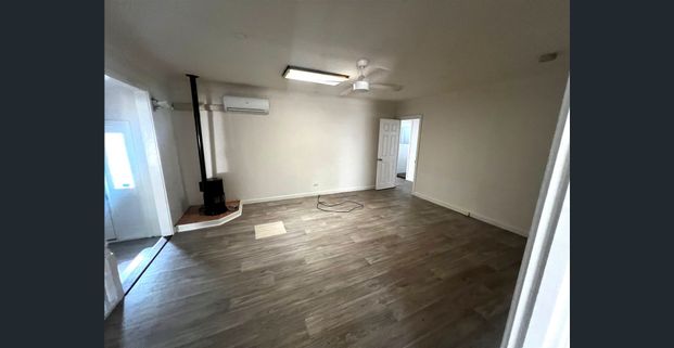 Character-Filled 4x2 in the Heart of Central Mandurah - Photo 1