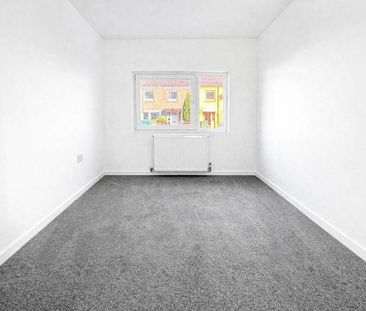 4 bedroom end of terrace house to rent - Photo 3