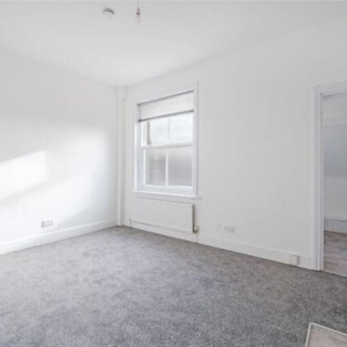 High Road, London, NW10 - Photo 1