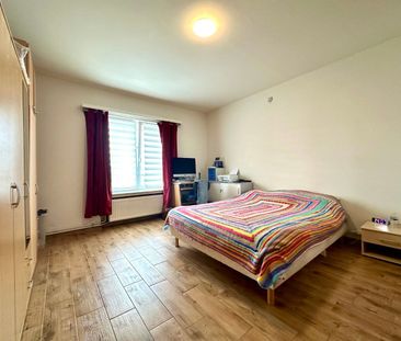 Ruim appartement met twee slaapkamers te Sint-Pieters - Photo 4