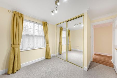 3 bedroom flat to rent - Photo 5