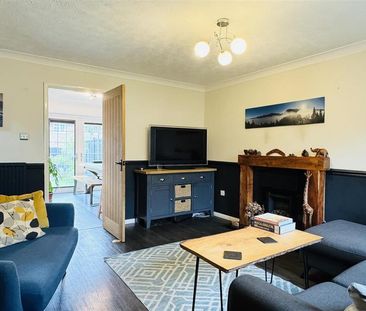 4 bedroom detached house to rent - Photo 3
