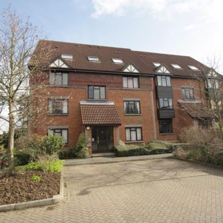 Templecombe Mews, WokingProperty for lettings - Seymours - Photo 3