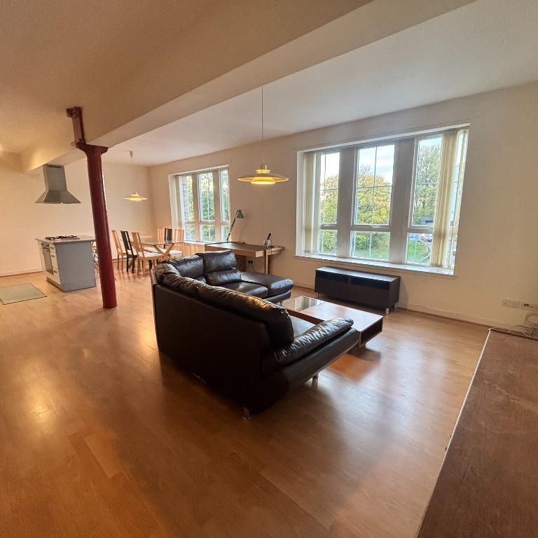 2 bedroom flat to rent - Photo 1