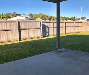 Lowset 4 bedroom House close to Rural View Shopping Centre - Photo 3