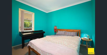 Charming Three Bedroom Home - Photo 2