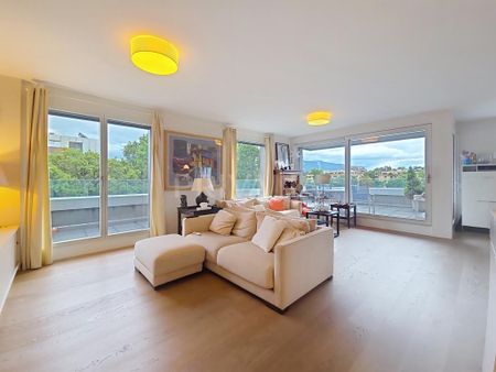 Beautiful contemporary apartment with spacious terrace - Photo 2