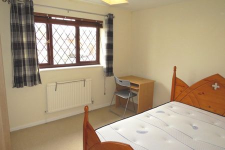 Highfields Close - Photo 3