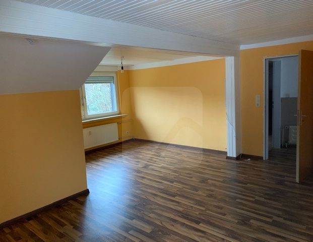 Halver-Oberbrügge: Gepflegte und gemütliche 2-Zimmer-Wohnung im Dachgeschoss - Foto 1