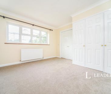 4 bedroom detached house to rent - Photo 6