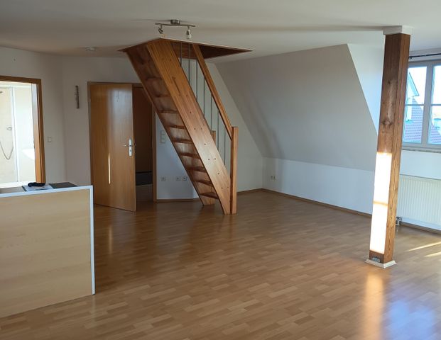 Sonnige 2 Zimmer Dachgeschosswohnung zum 01.11.2025 - Foto 1