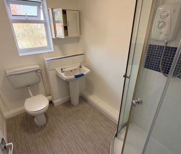 Newport, Lincoln - Photo 2