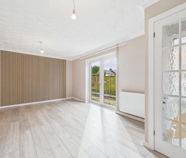 3 bedroom detached house to rent - Photo 2