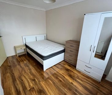 Room in a Shared Flat, Greenwood Road, E13 - Photo 5