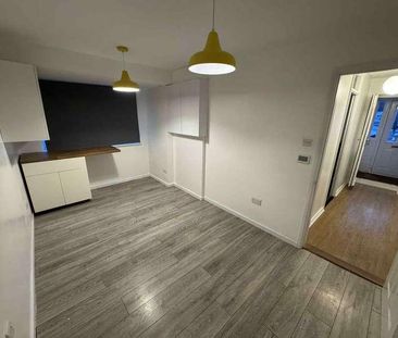 Derwent Road Thatcham, RG19 - Photo 5