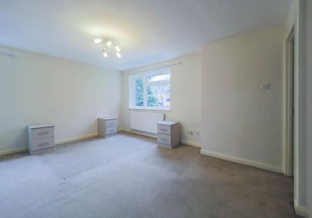 5 bedroom detached house to rent - Photo 3