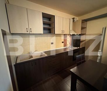 Apartament cu 3 camere, 58 mp, parcare, zona Porii - Photo 1