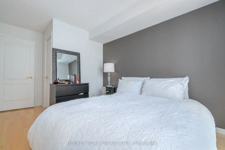 18 Stafford Street #713 - Photo 3