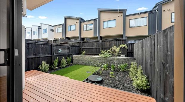 Modern Townhouse - Photo 1