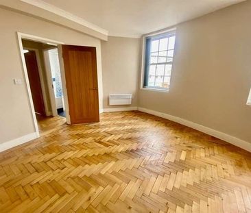 Flat, Gravelly Hill North, Erdington, Birmingham, B23 - Photo 6