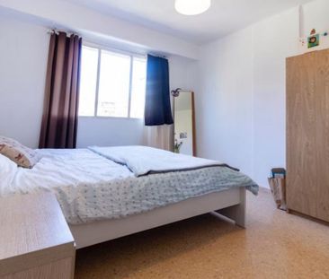 Plaza Honduras, Valencia, Valencian Community 46022 - Photo 4