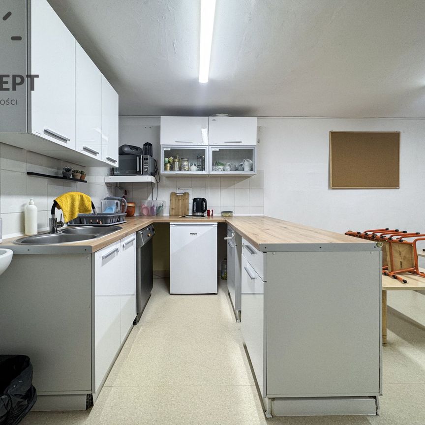 Dom pod działalność usługową - Wynajem - Photo 1