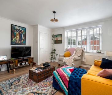 3 bedroom semi-detached house to rent - Photo 1