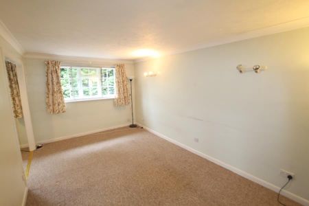 Limebush Close, New Haw - 1 bedroomProperty for lettings - Seymours - Photo 5