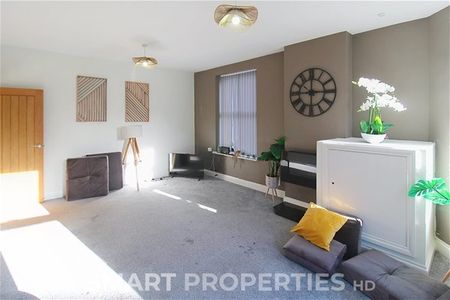 Southgate, Elland - Photo 3