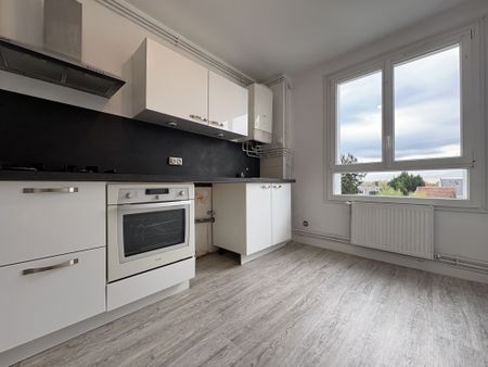 Location Appartement 4 pièces 70m² SAUMUR 49400 - Photo 5