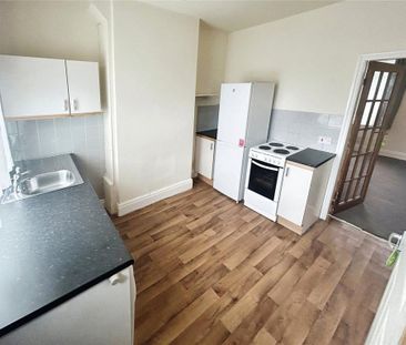 2 bedroom end of terrace house to rent - Photo 2