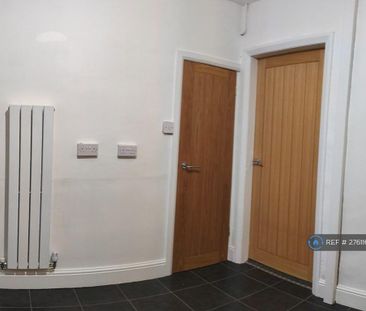 2 bedroom end of terrace house to rent - Photo 1