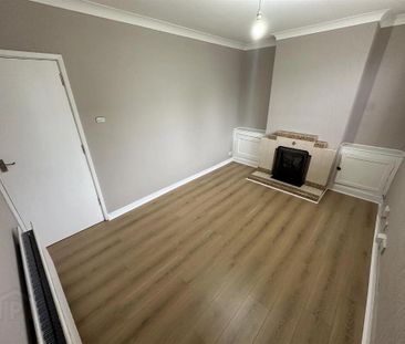 214 Joanmount Gardens, Belfast, BT14 6PA - Photo 2