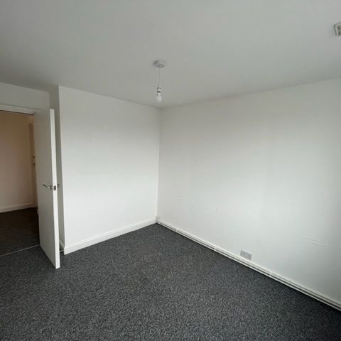 2 Bed Flat, Hamstead Court, B19 - Photo 1