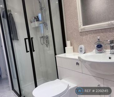 3 bedroom end of terrace house to rent - Photo 5