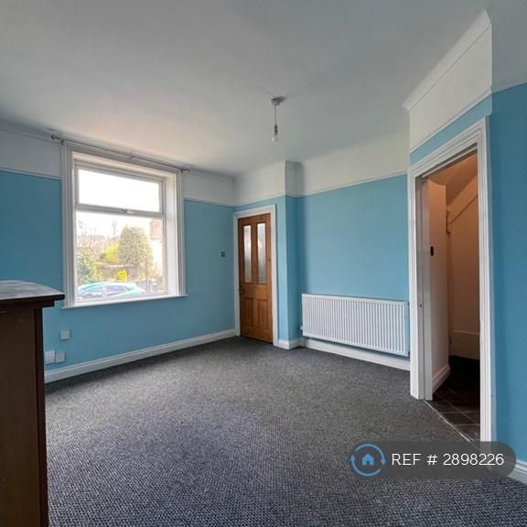 2 bedroom end of terrace house to rent - Photo 1
