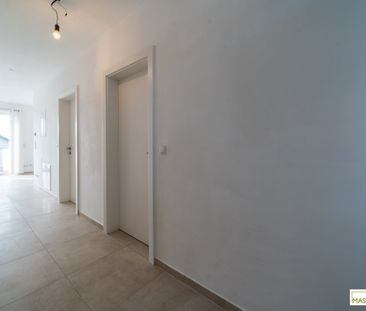 direkt im Herzen von Strasshof: moderne Wohnung mit Balkon und hoch... - Photo 1