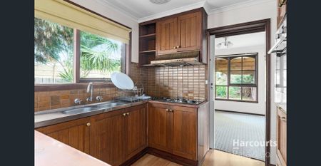 Charming 3-Bedroom Home in Mill Park - Photo 2