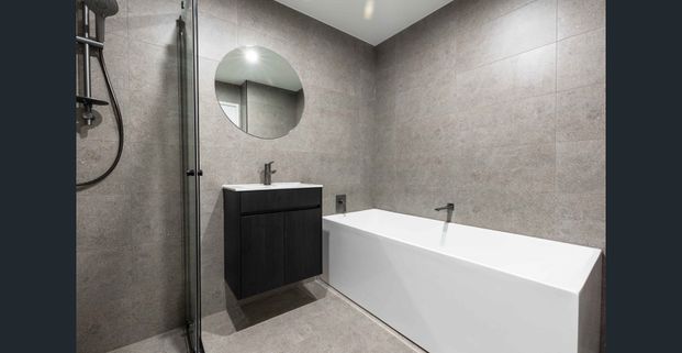 Modern Apartment with Expansive Outdoor Space - Photo 1