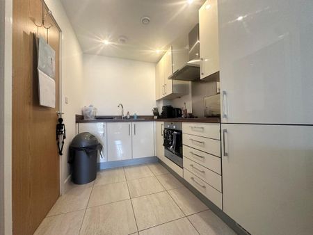 1 bedroom flat to rent - Photo 4