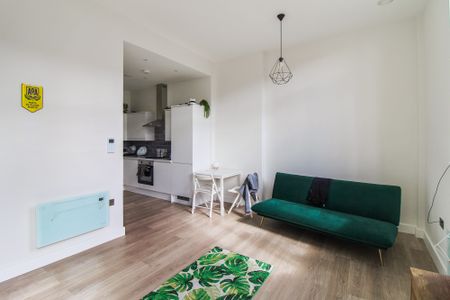 2 bedroom apartment to rent Silver Street, Bedford, Bedfordshire, MK40 - Photo 2