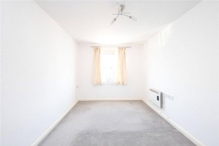 3 bedroom flat to rent - Photo 3