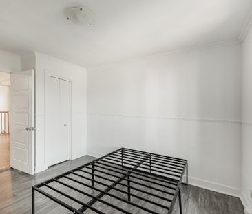 615 1re Avenue - Photo 2