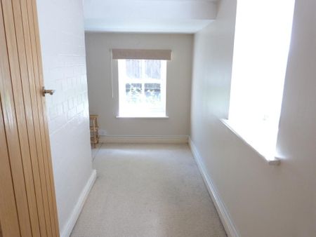 2 bedroom ground floor flat to rent - Photo 5