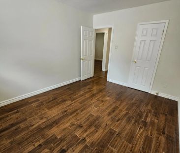 358 Browndale Crescent #MainFlr - Photo 5