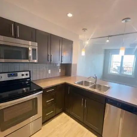 Essence At Windermere South — 1 Bed 1 Bath - Photo 1