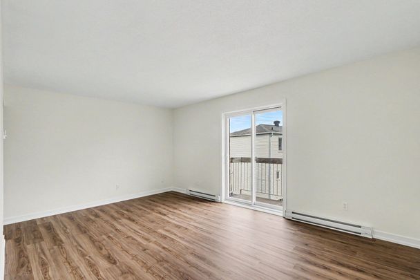 For Lease - 875 LAURIER Street Unit# 12, Clarence-Rockland, Ontario - Photo 1