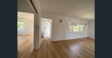 Renovated 3-bedroom house with a study for rent (gardening and water bills covered by the landlord) - Photo 2