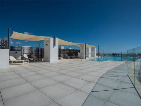 Apartamento de alquiler en Avenida Juan Carlos I, 28, Centro - Photo 3